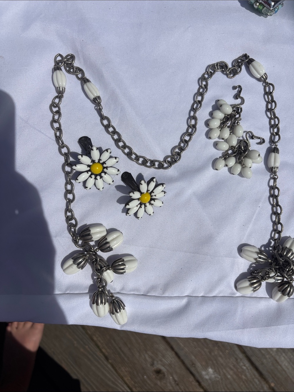 Vintage-Inspired White Bead Necklace & Earring Set - White
